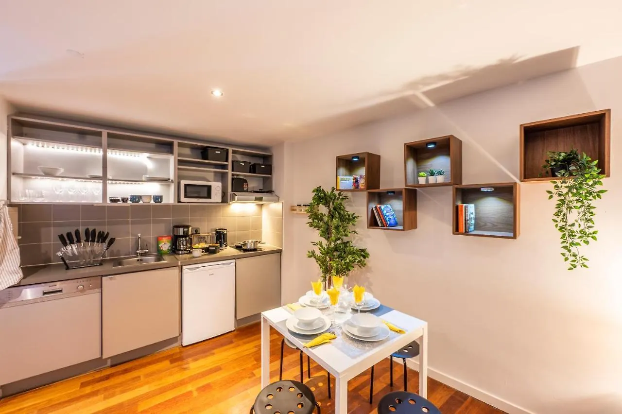 Sensational Studio In Brussels City Fantastic Location Lägenhet